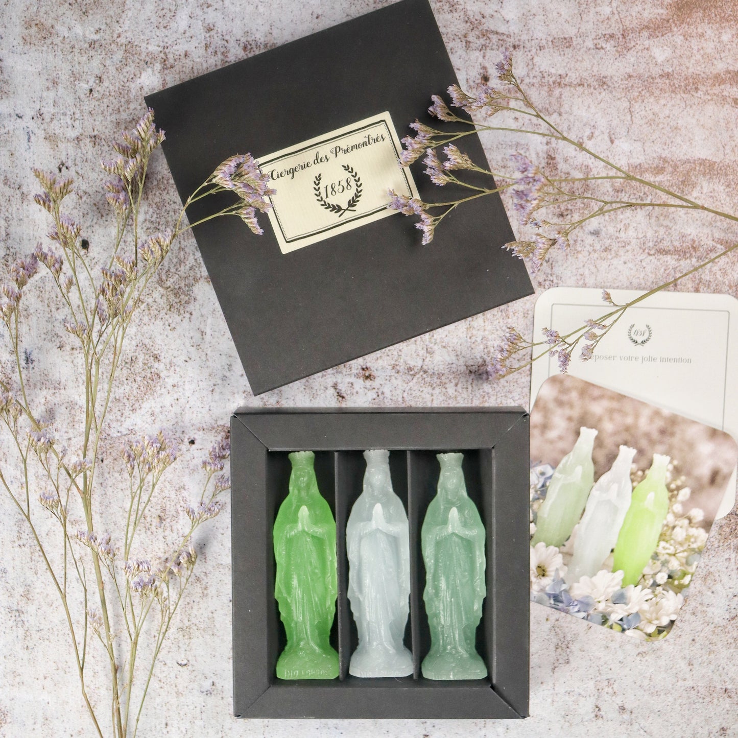 COFFRET DE 3 VIERGES VERT ET BLEU DE LA CIERGERIE DES PREMONTRES - LA PETITE BOITE JAUNE