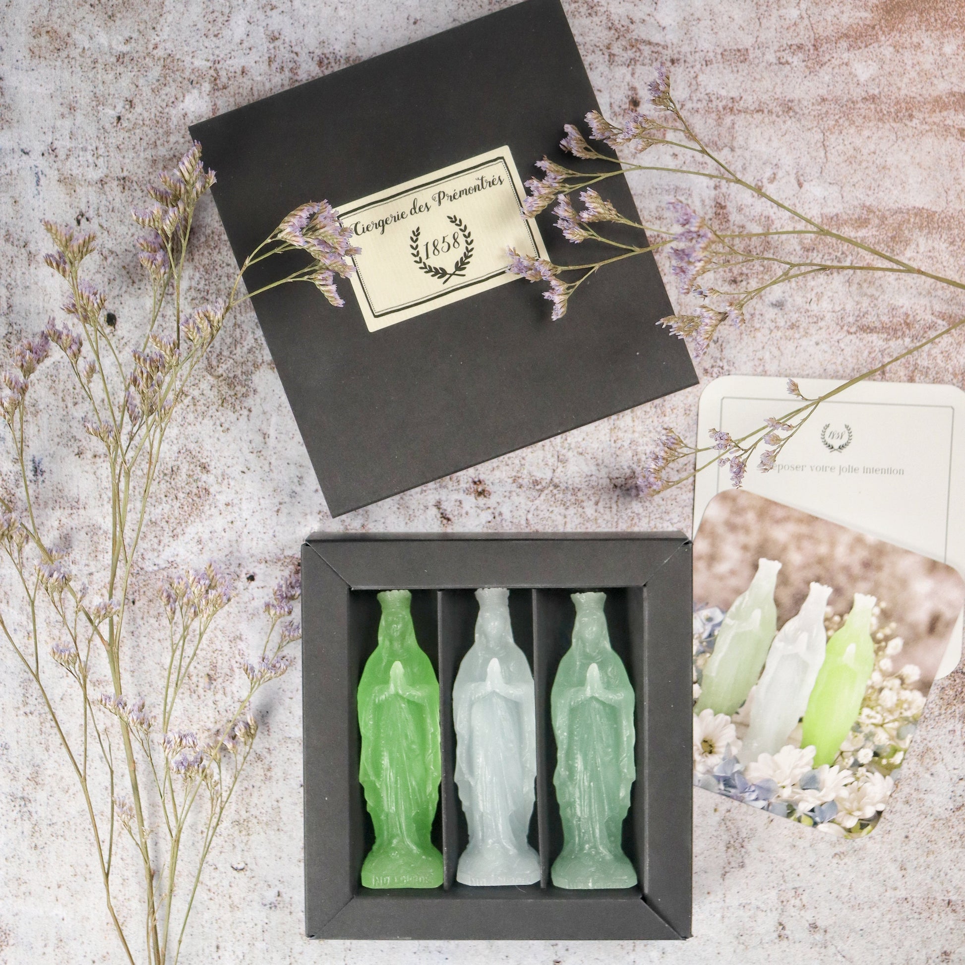 COFFRET DE 3 VIERGES VERT ET BLEU DE LA CIERGERIE DES PREMONTRES - LA PETITE BOITE JAUNE