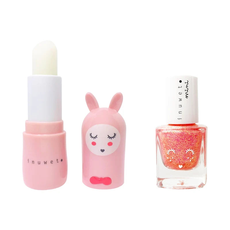 Duo de baume à lèvre fraise et vernis à l'eau fraise. 