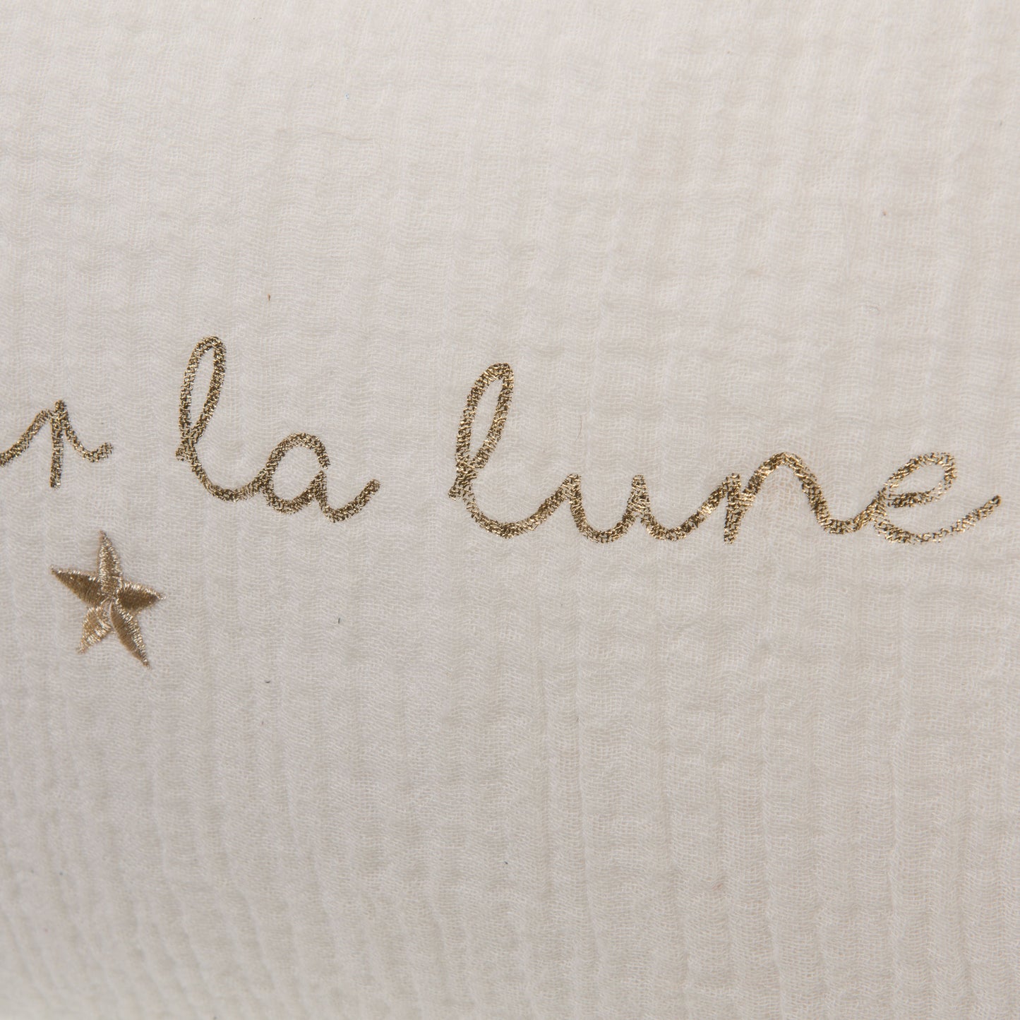 COUSSIN EN GAZE DE COTON AVEC TEXTE DORE - LA PETITE BOITE JAUNE