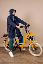 Charger l&#39;image dans la galerie, Cape de pluie Liberté bleu indigo FLOTTE 100% recyclés
