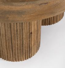 Charger l&#39;image dans la galerie, Table basse en bois de manguier
