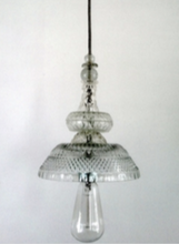Charger l&#39;image dans la galerie, Suspension artisanale en verre recyclé Le buffet de Granny modèle C
