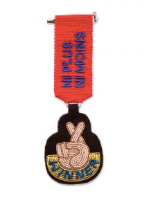 Broche Médaille winner de MACON & LESQUOY 8,9x3,3cm