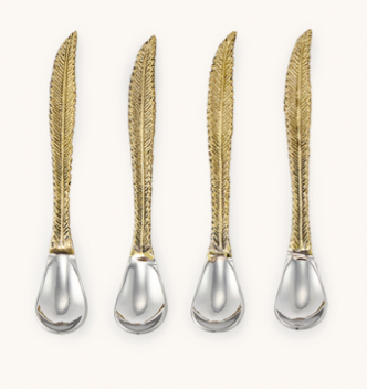 Set de 4 magnifiques petites cuillères sculptées et dorées