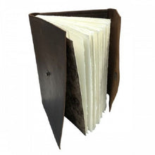 Charger l&#39;image dans la galerie, Carnet d&#39;artiste Nilgiris avec couverture en cuir
