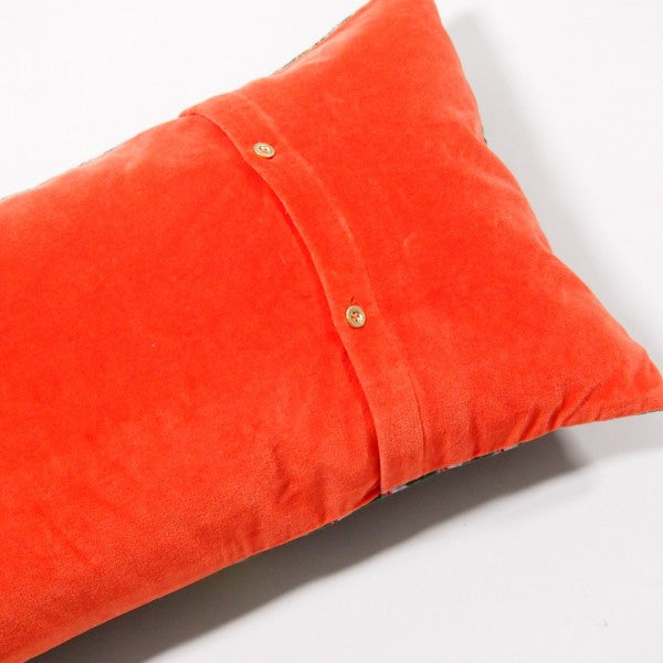 Coussin_velours_imprim_et_broderie RELAX- LAPETITEBOITEJAUNE-