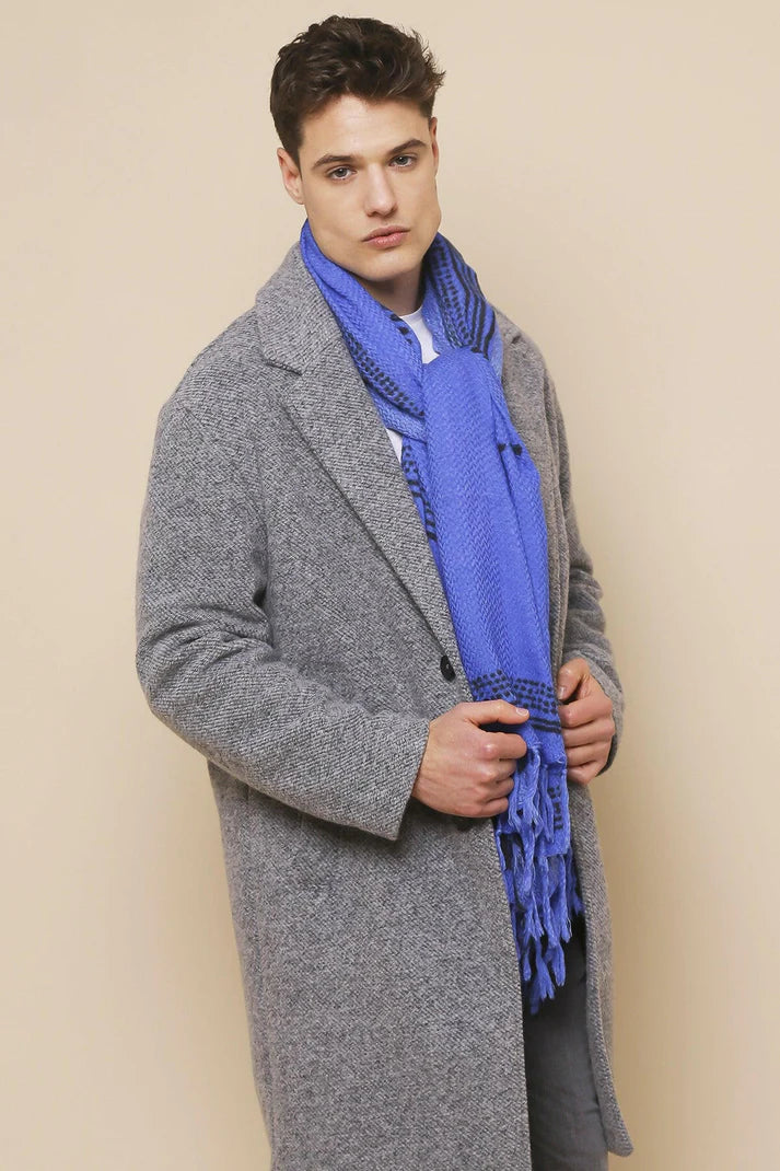 Echarpe en 100% laine bleue. 