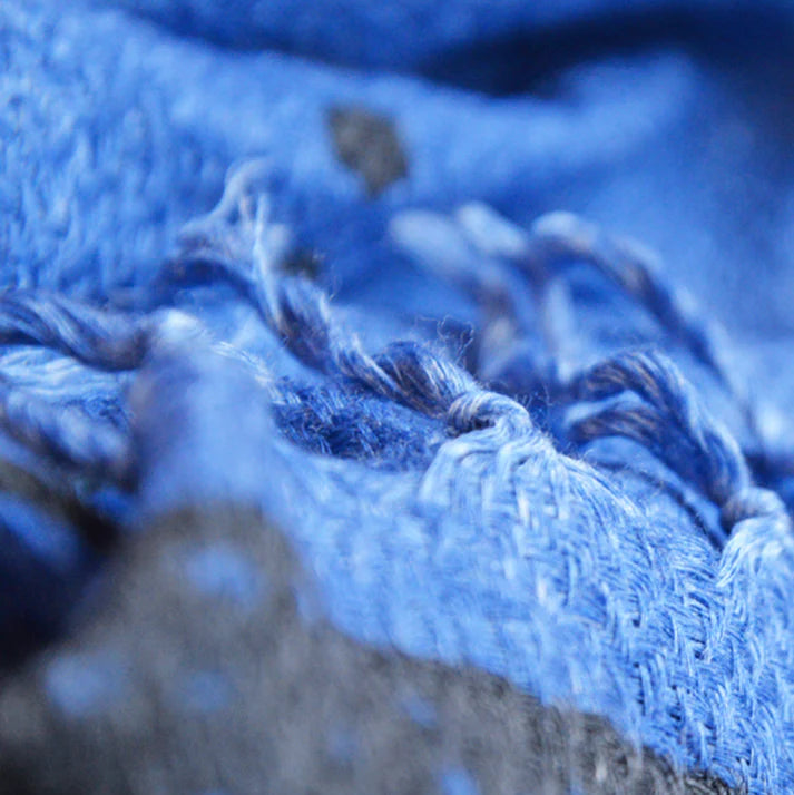 Echarpe en 100% laine bleue. 