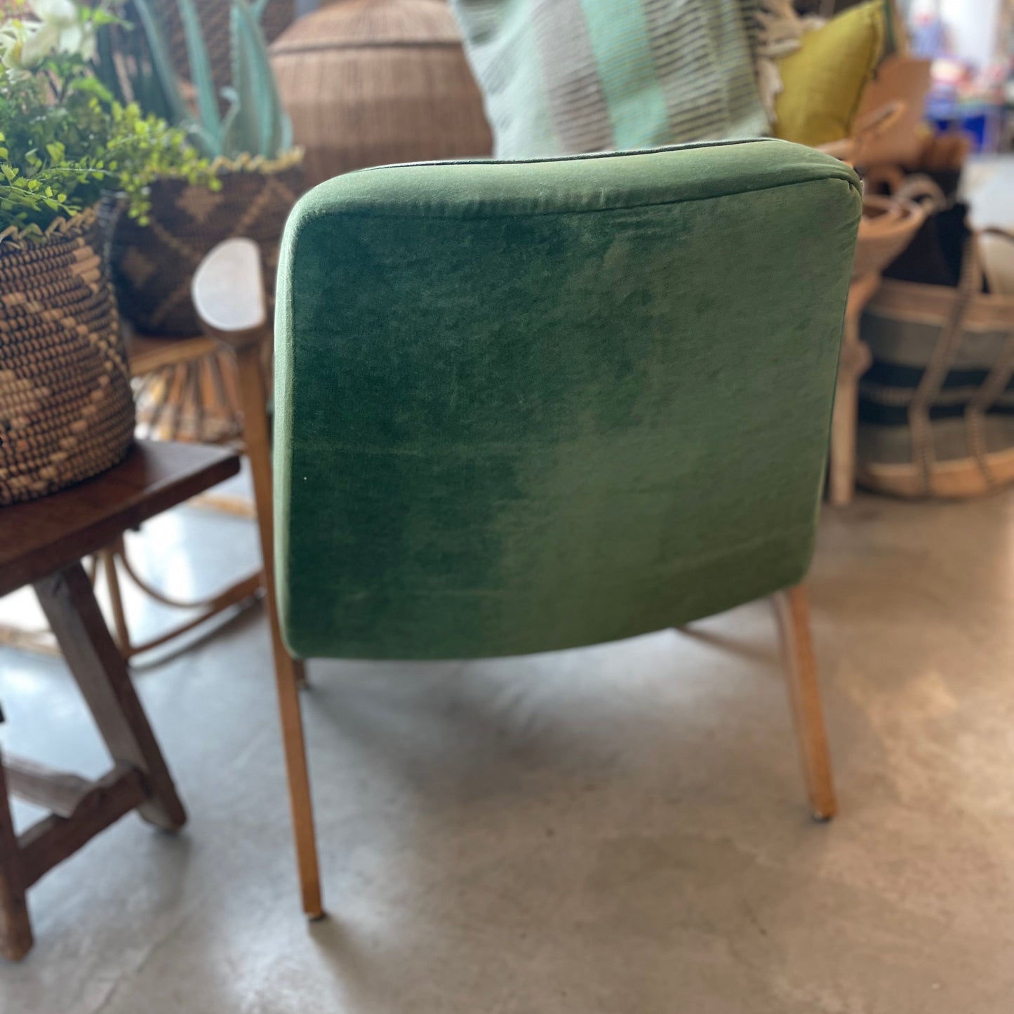 FAUTEUIL_CHENE_ET_VELOURS vert_366_CONCEPT_-_LA_PETITE_BOITE_JAUNE