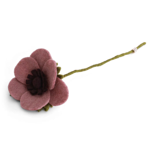 Fleurs d'anémone couronnée en laine feutrée, coloris vieux rose.