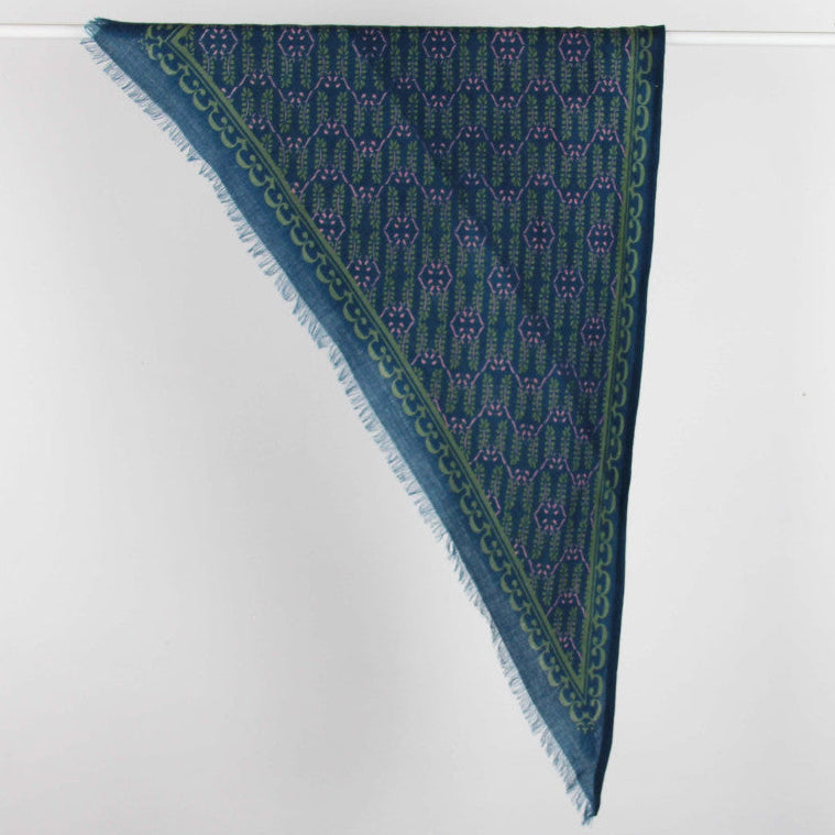 Foulard triangle en laine, graphique et éthique - Différents modèles