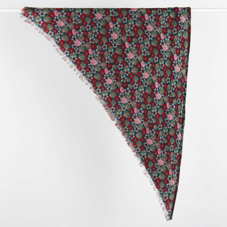 Foulard triangle en laine, graphique et éthique - Différents modèles