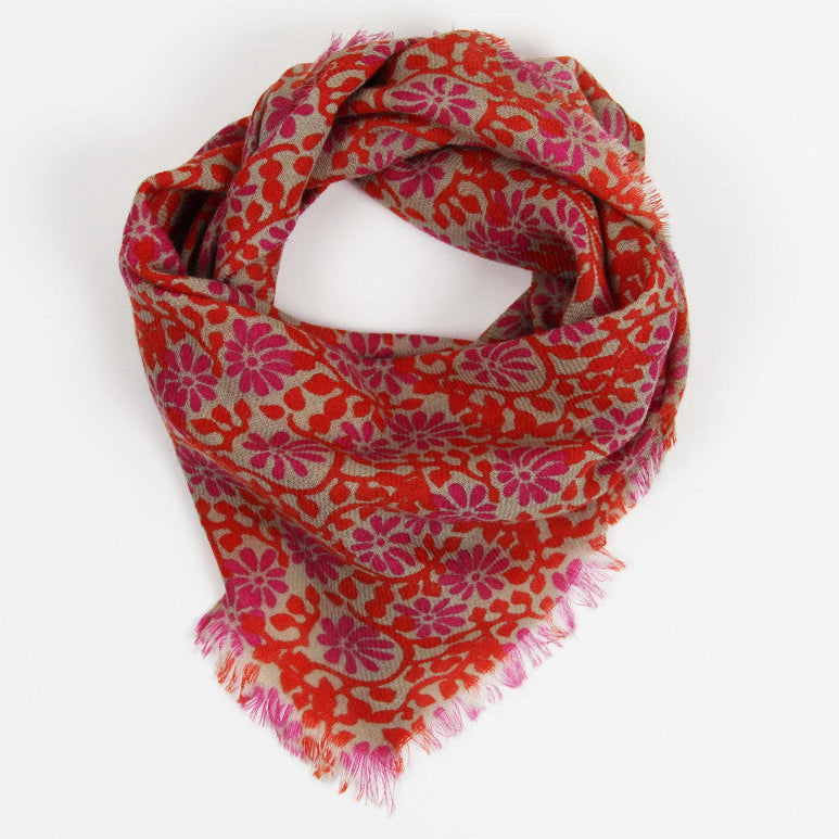 Foulard triangle en laine, graphique et éthique - Différents modèles