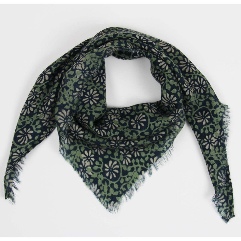 Foulard triangle en laine, graphique et éthique - Différents modèles