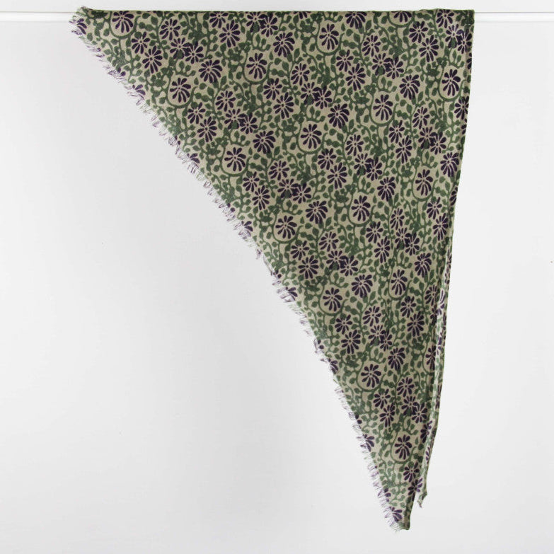 Foulard triangle en laine, graphique et éthique - Différents modèles