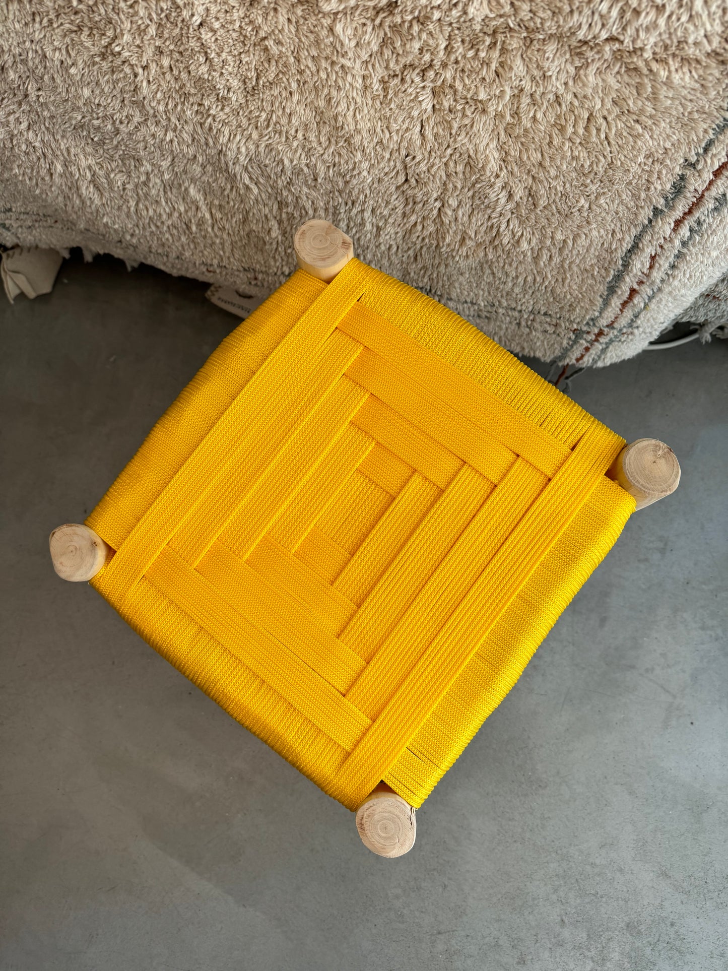 Tabouret tressé coloré artisanat marocain 30 cm