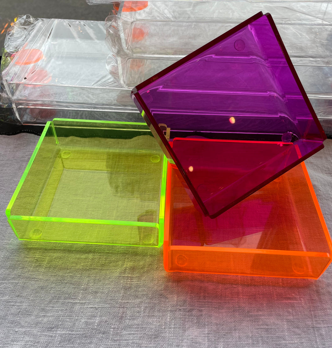 Boite plateau carrée ultra design en plexi aux coloris pop et fluo Taille M