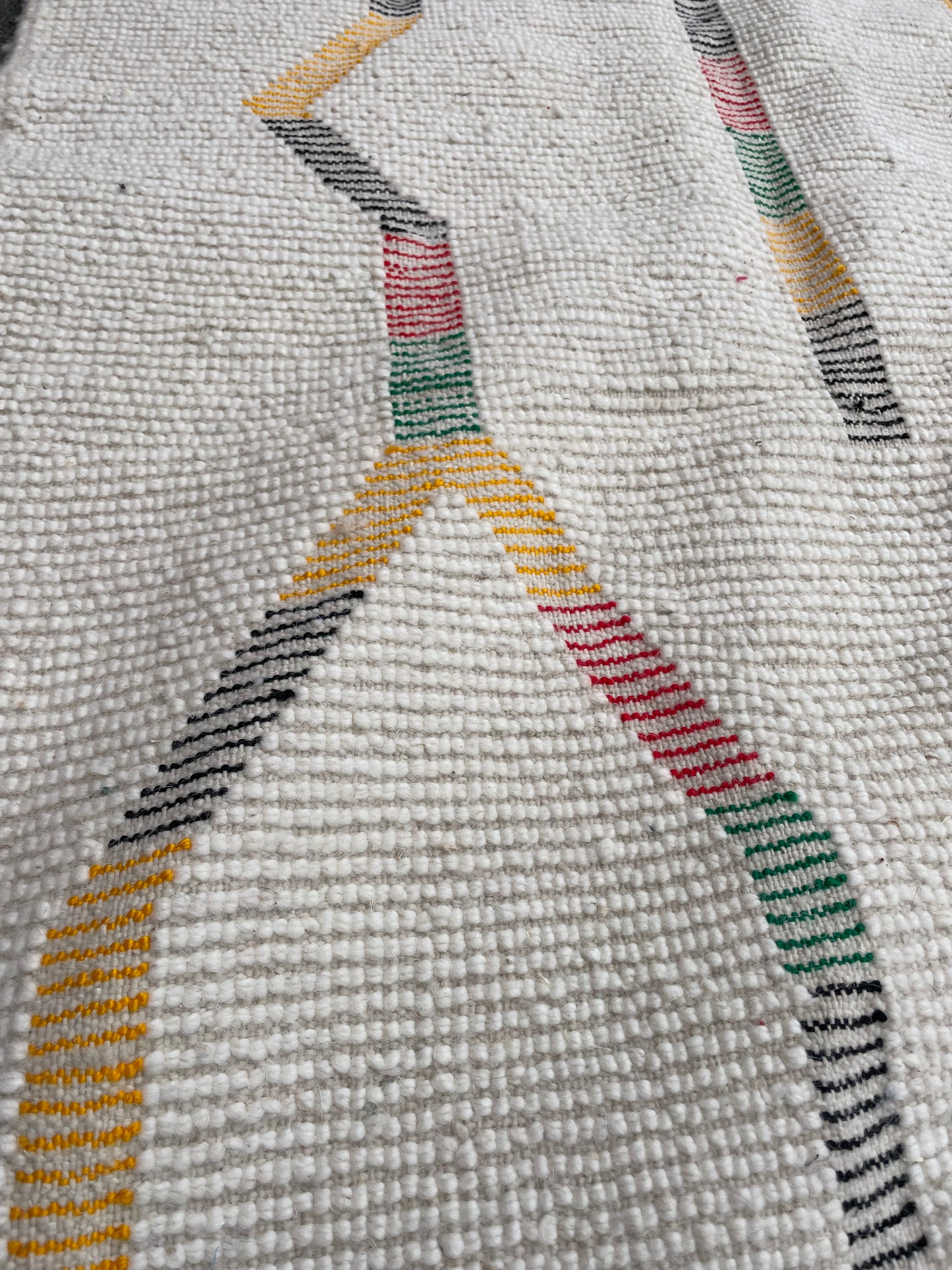 Tapis marocain BENI OUARAIN blanc cassé avec motifs multicolores 170 cm x 250 cm