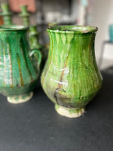 Charger l&#39;image dans la galerie, Vase de forme bombée dit Tanjia en poterie traditionnelle de Tamegroute
