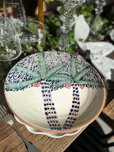Charger l&#39;image dans la galerie, Plat/assiette artisanal  en céramique traditionnelle avec motifs peints à la main NAKHLATEEM
