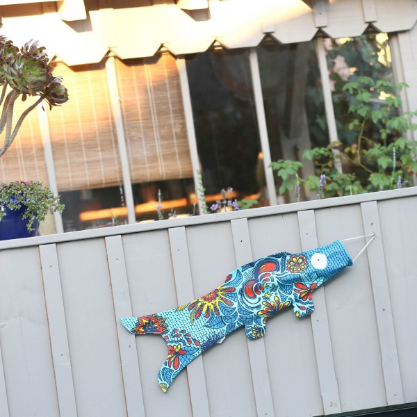 Koinobori fantaisiste, manche à air en forme de carpe
