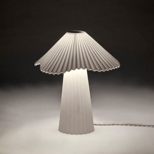 LAMPE DE TABLE EN PORCELAINE PLISSÉ BLANCHE