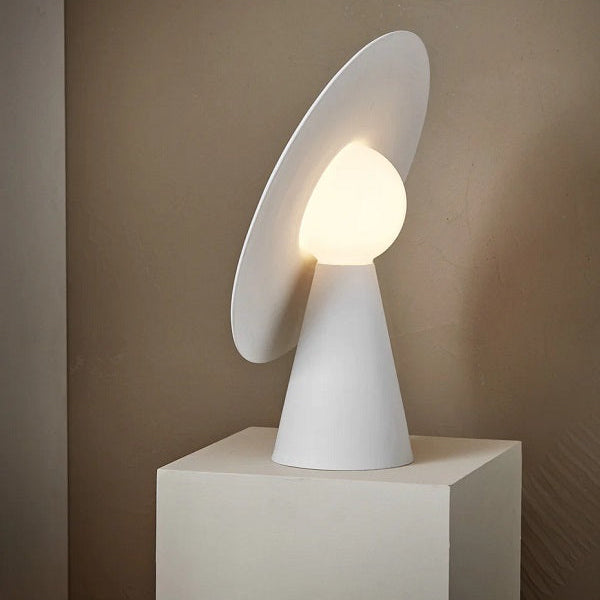 LAMPE EN PORCELAINE EN FORME DE CHAPEAU DE MOEBE - LA PETITE BOITE JAUNE