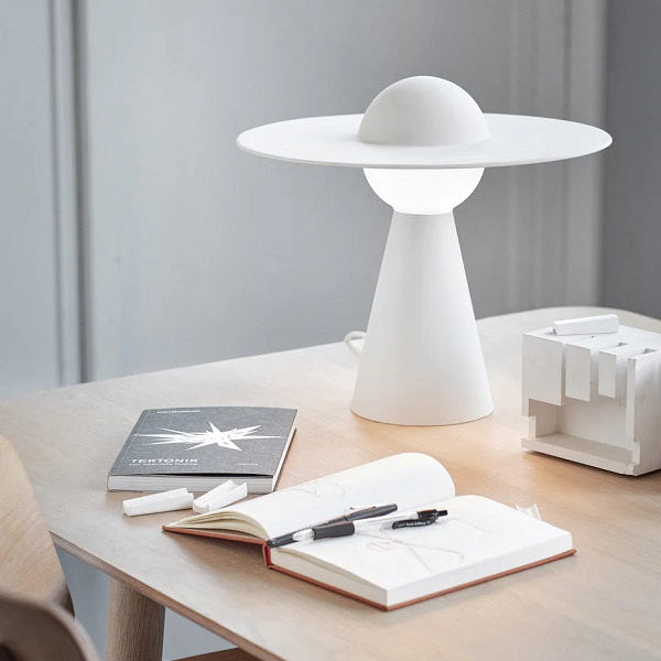 LAMPE EN PORCELAINE EN FORME DE CHAPEAU DE MOEBE - LA PETITE BOITE JAUNE