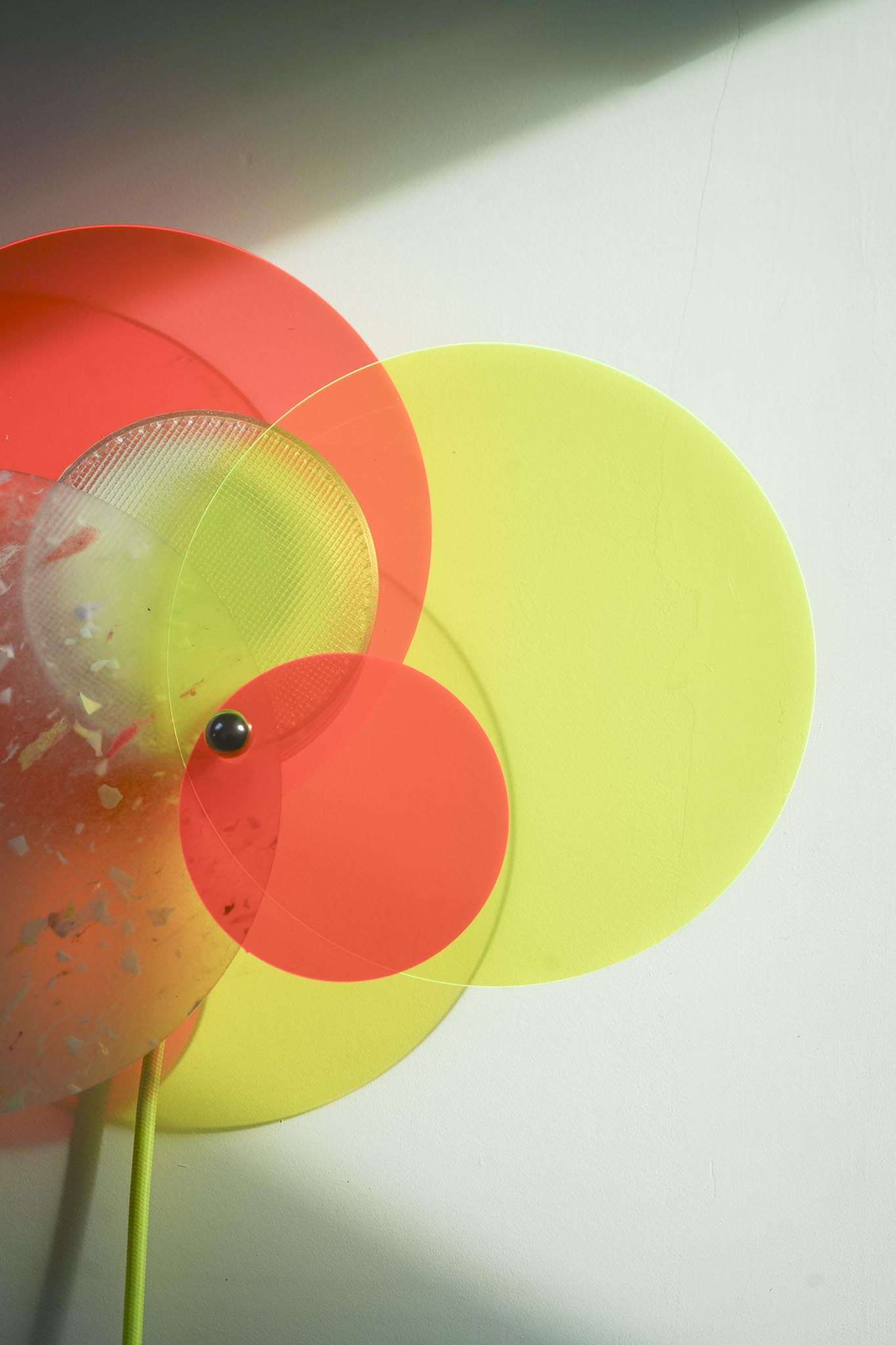 LAMPE_OU_APPLIQUE_HALO_BICOLORE_1-_LA_PETITE_BOITE_JAUNE