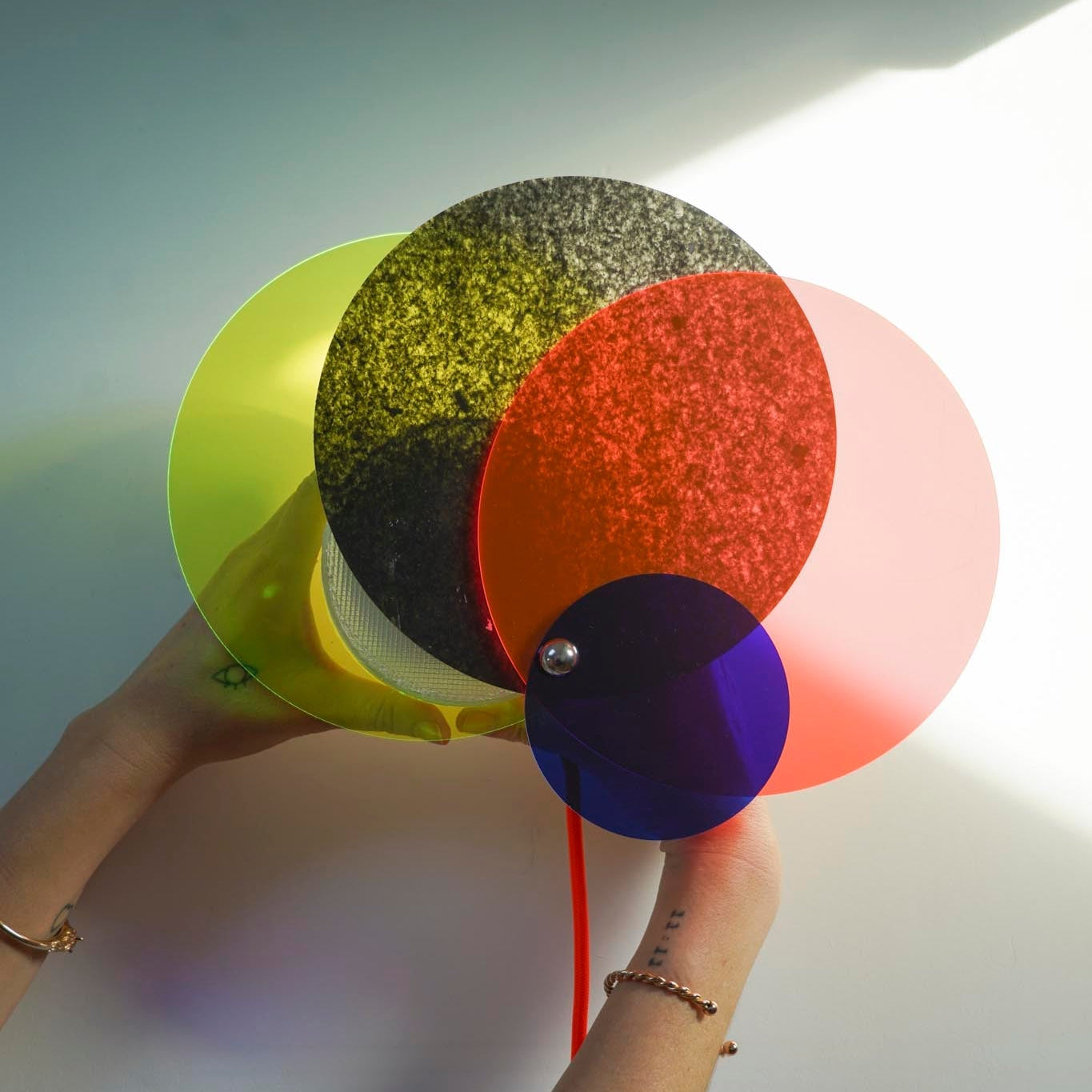 LAMPEOUAPPLIQUEHALOTRICOLORE-LAPETITEBOITEJAUNE