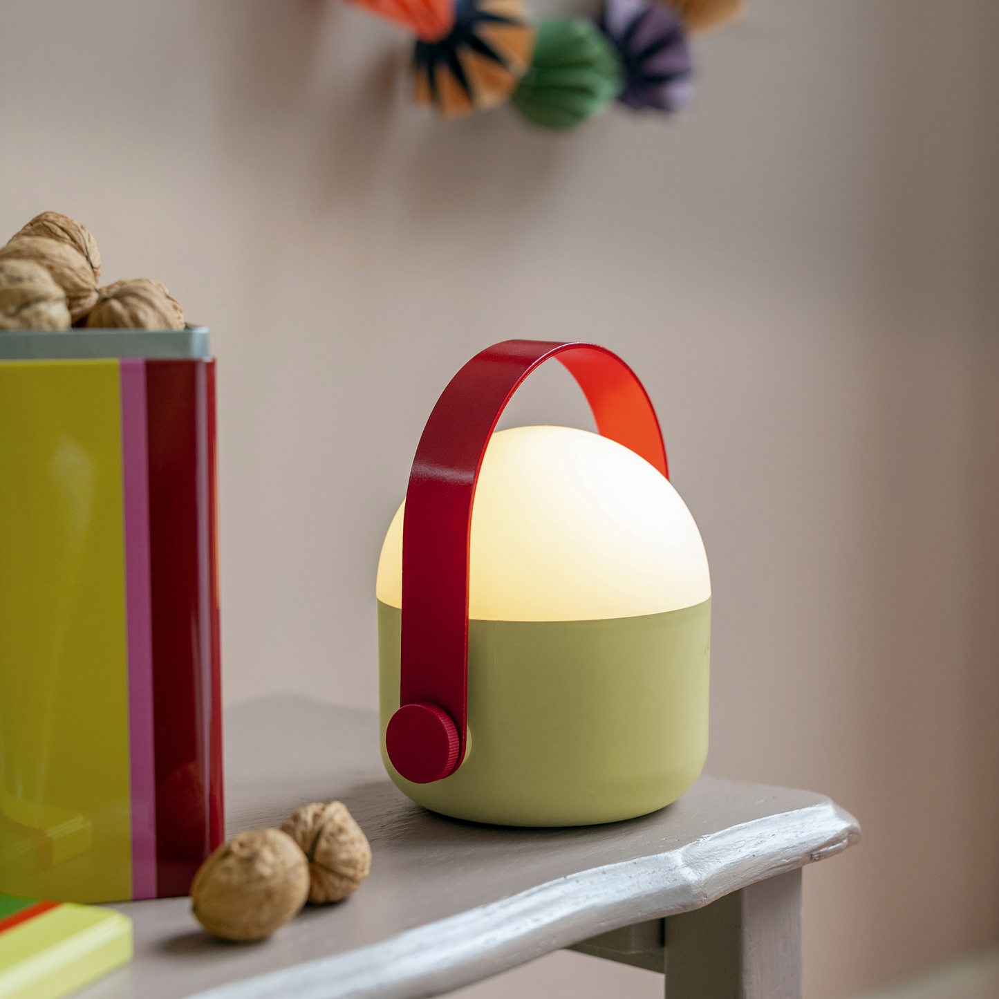 Lampe de table baladeuse LED rechargeable et orientable