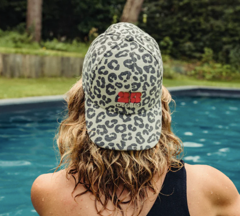 Casquettes SUNNY spécial LEOPARD de chez 23 degrés