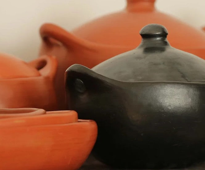 Cocotte ronde deux hauteurs avec couvercles en poterie noire de Colombie