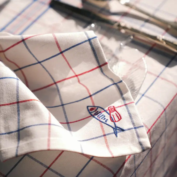 LOT DE 2 SERVIETTES_A_CARREAU_ESPRIT_TORCHON_BLEU_ET_ROUGE_BRODERIE_SARDINE_-_LA_PETITE_BOITE_JAUNE