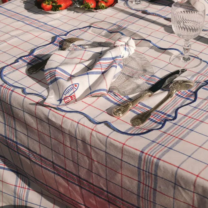 LOT DE 2 SERVIETTES_A_CARREAU_ESPRIT_TORCHON_BLEU_ET_ROUGE_BRODERIE_SARDINE_-_LA_PETITE_BOITE_JAUNE