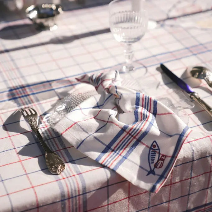 LOT DE 2 SERVIETTES_A_CARREAU_ESPRIT_TORCHON_BLEU_ET_ROUGE_BRODERIE_SARDINE_-_LA_PETITE_BOITE_JAUNE