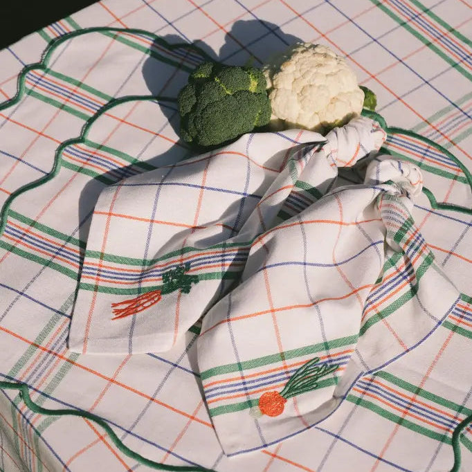 LOT_DE_2_SERVIETTES_A_CARREAU_ESPRIT_TORCHON_VERT_ET_ORANGE _BRODERIE_LEGUMES_-_LA_PETITE_BOITE_JAUNE