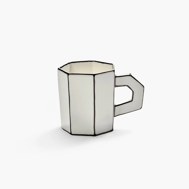 MUG-BLANC-ET-NOIR-CARTE-BLANCHE-SERAX1-LA-PETITE-BOITE-JAUNE
