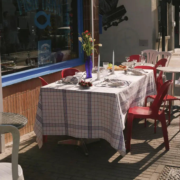 NAPPE A CARREAU ESPRIT TORCHON BLEU ET ROUGE BRODERIE SARDINE - LA PETITE BOITE JAUNE