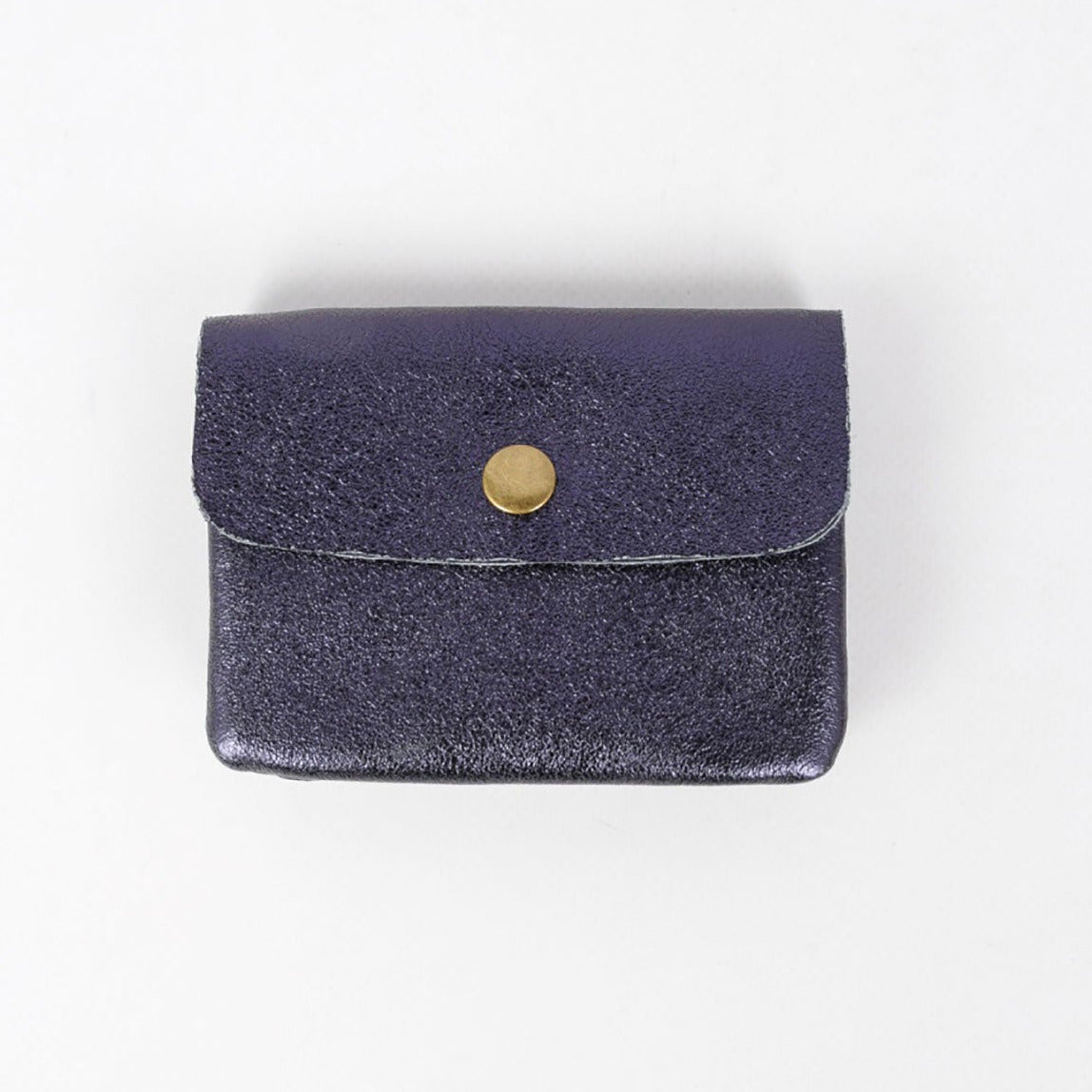 Petit porte-monnaie en cuir irisé, coloris bleu marine.