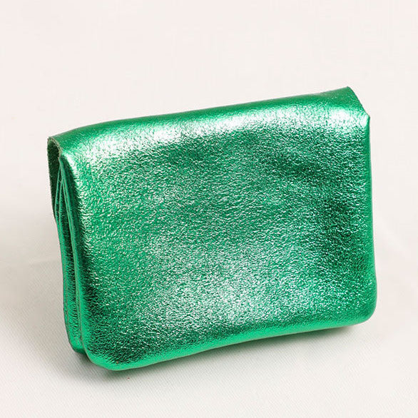 Petit porte-monnaie en cuir irisé, coloris vert.