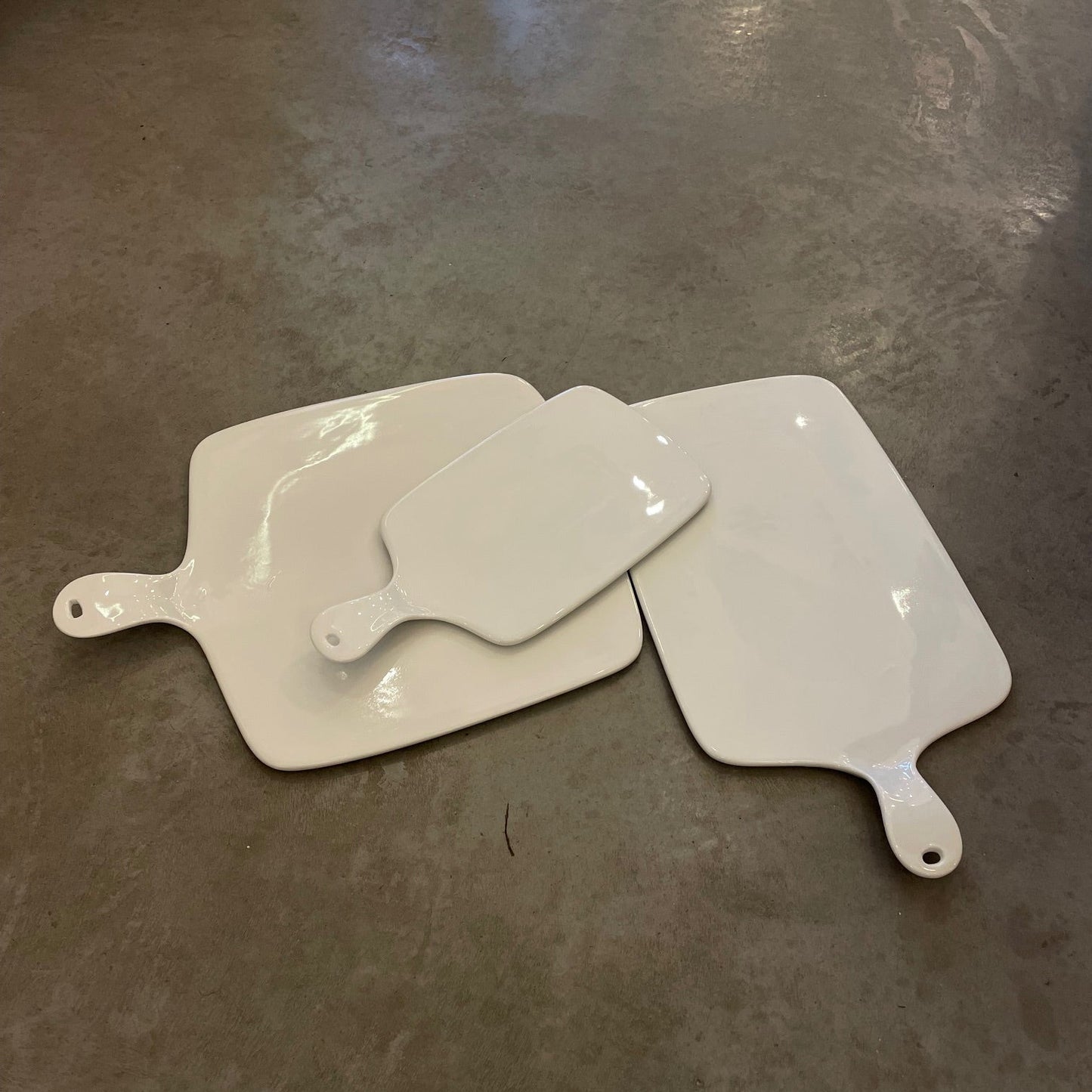 PLANCHES DECO EN PORCELAINE BLANCHE-LA PETITE BOITE JAUNE