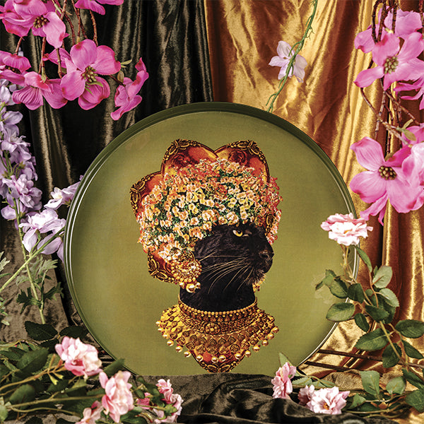 Plateau rond en métal, modèle Baghera, fond vert kaki. 