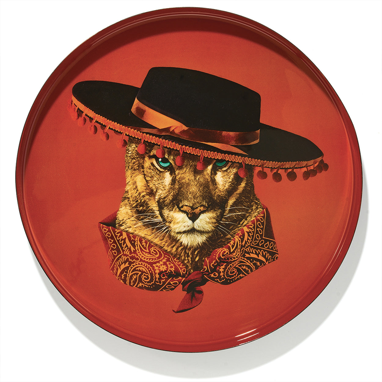 Plateau rond en métal, modèle Bandino, fond orangé rouge. 