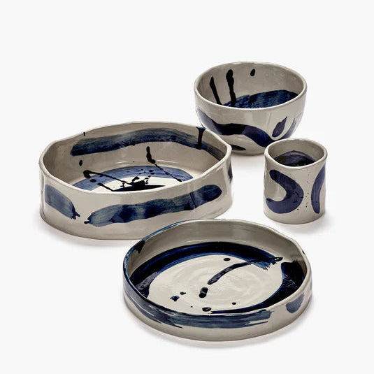 PLAT_CREUX_OVALE_BLEU_ET_BLANC_SOPHIA_1_SERAX_LA_PETITE_BOITE_JAUNE