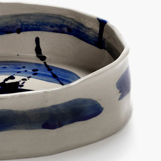 PLAT_CREUX_OVALE_BLEU_ET_BLANC_SOPHIA_1_SERAX_LA_PETITE_BOITE_JAUNE