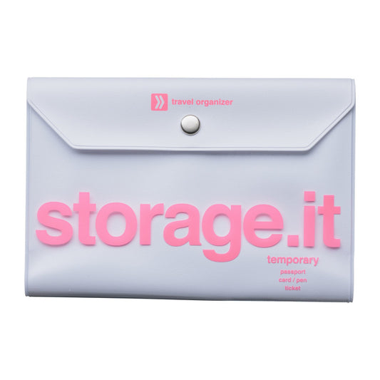 Porte-documents de voyage blancoir avec écriture rose fluo. 