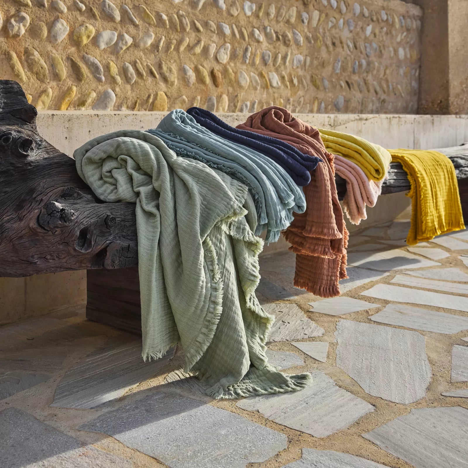 Plaid_vanly_de_Haomy_en_double_gaze_de_coton_-_LA_PETITE_BOITE_JAUNE