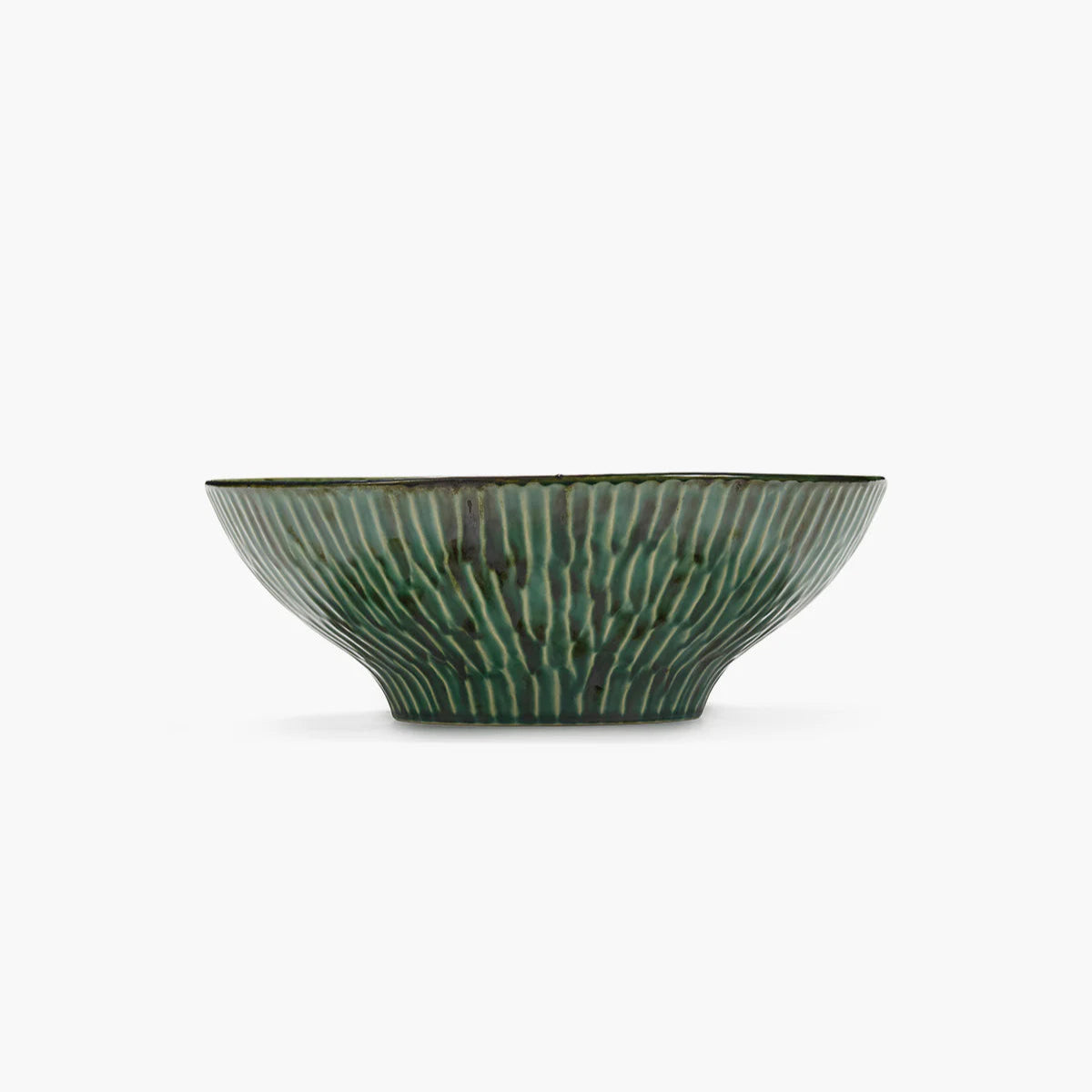 Saladier en grès vert, motif goujé.